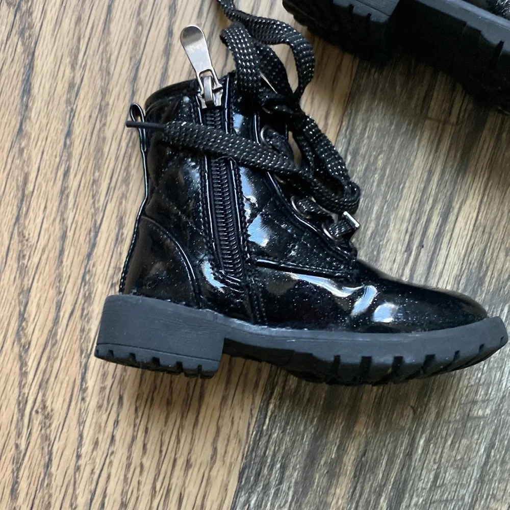 🎁Tahari Boots
